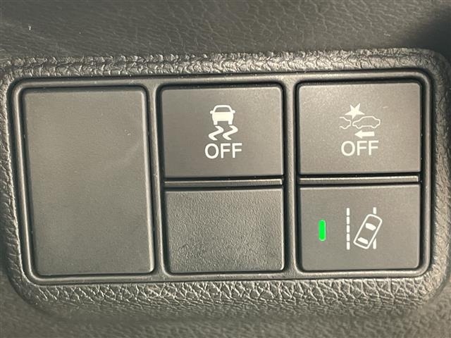 Honda CIVIC 2018 6985657-1