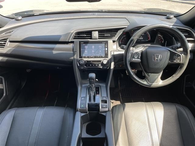 Honda CIVIC 2018 6985657-15