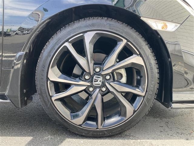 Honda CIVIC 2018 6985782-37