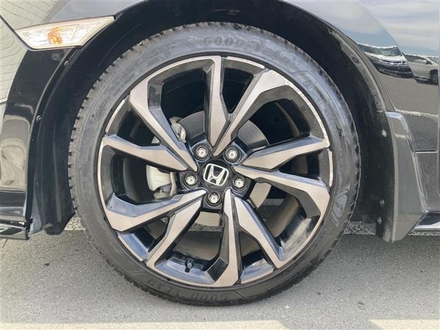 Honda CIVIC 2018 6985782-40