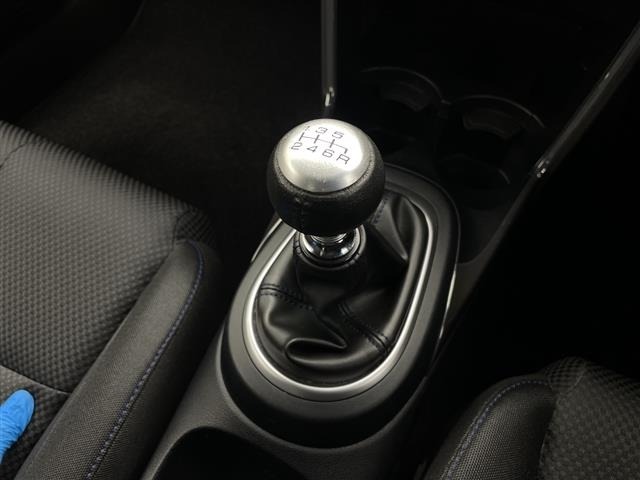 Honda CR-Z 2011 6988267-11