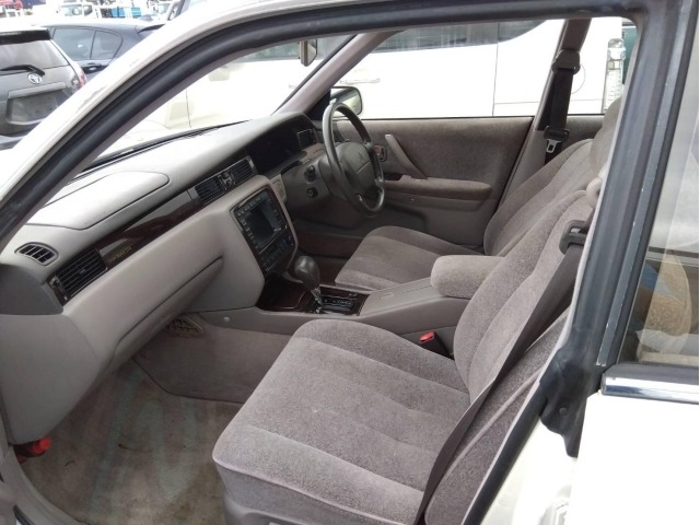 Toyota CROWN MAJESTA 1996 6992568-2