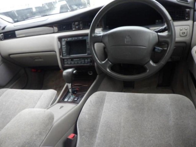 Toyota CROWN MAJESTA 1996 6992568-6