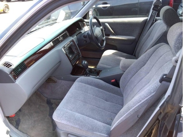 Toyota CROWN MAJESTA 1995 6992569-4