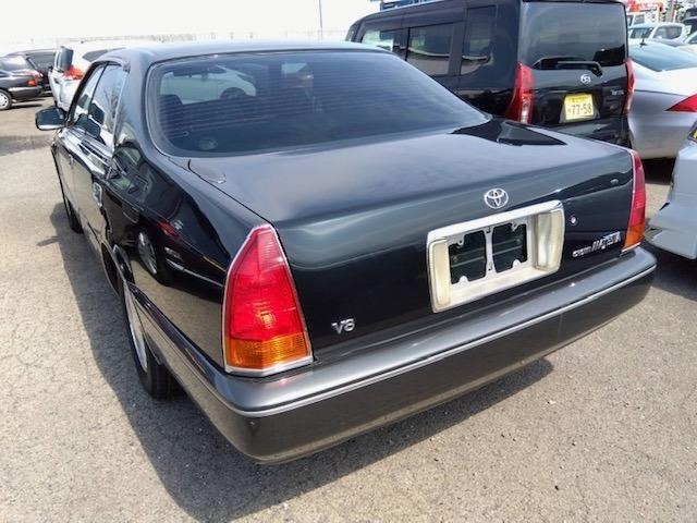 Toyota CROWN MAJESTA 1995 6992569-5