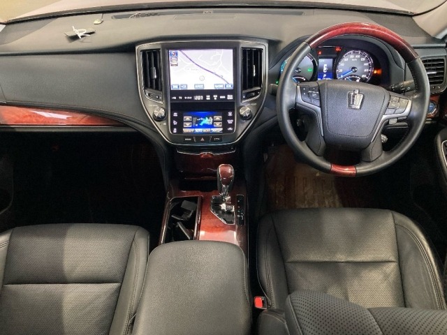 Toyota CROWN MAJESTA 2013 6992601-3