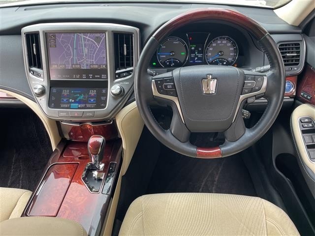 Toyota CROWN MAJESTA 2013 6992622-15
