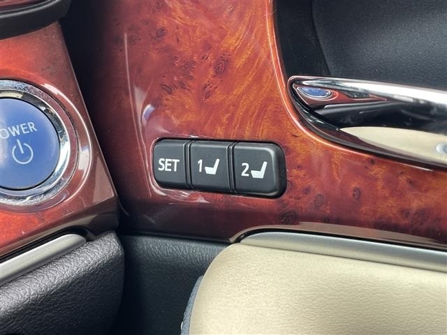 Toyota CROWN MAJESTA 2013 6992622-4