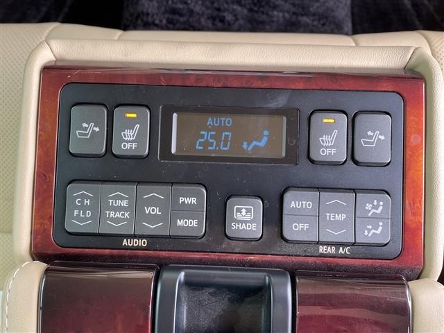 Toyota CROWN MAJESTA 2017 6992639-16