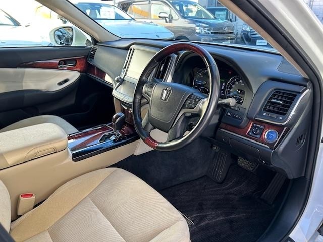 Toyota CROWN MAJESTA 2015 6992640-11