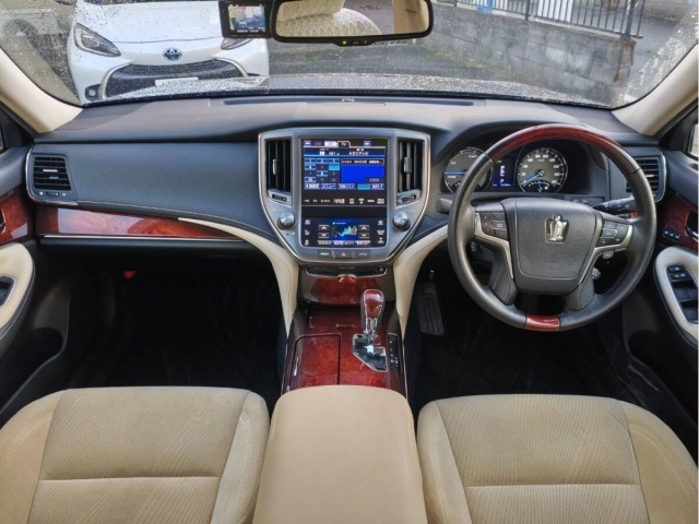 Toyota CROWN MAJESTA 2014 6992659-2