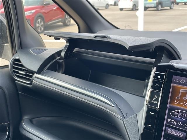 Toyota ESQUIRE 2019 6977389-22