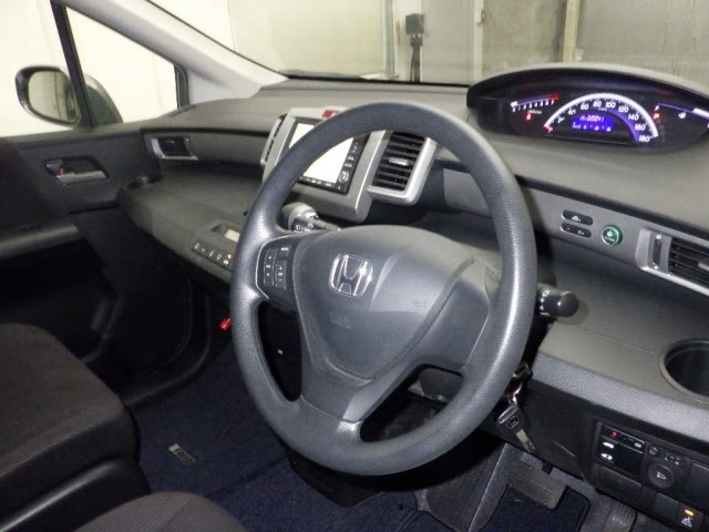 Honda FREED 2011 6997242-3