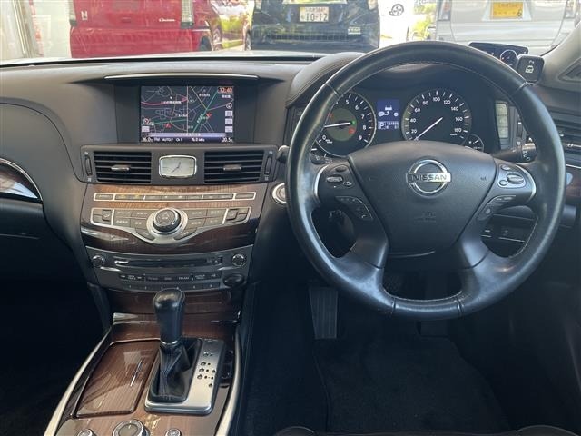 Nissan FUGA 2011 6983570-17