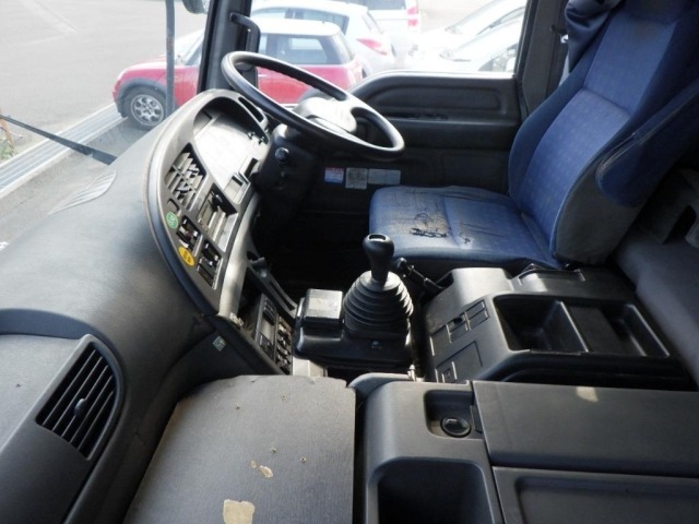 Isuzu GIGA 2004 7000650-2