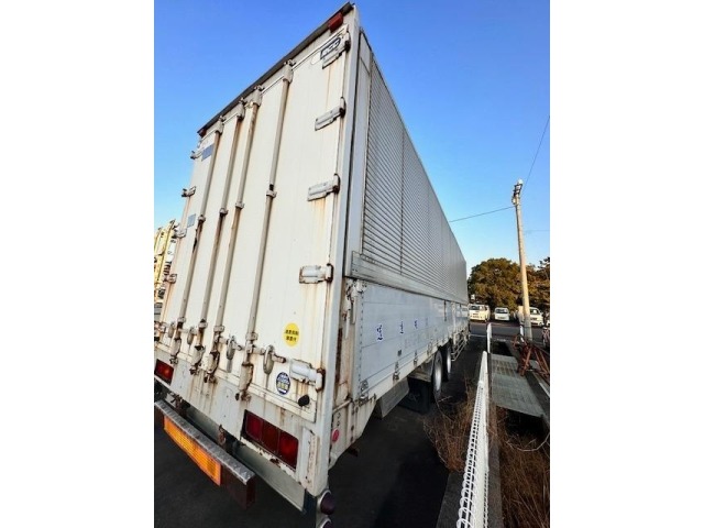 Isuzu GIGA 2004 7000650-4