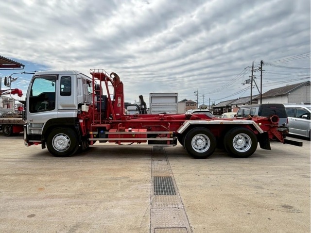 Isuzu GIGA 2013 7000668-1