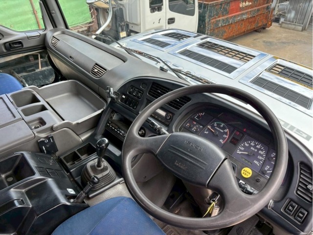 Isuzu GIGA 2013 7000668-9