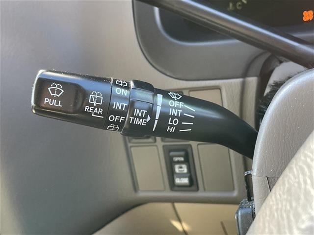 Toyota GRANVIA 2001 6982053-19