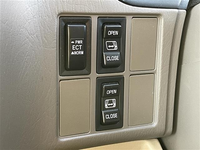 Toyota GRANVIA 2001 6982053-3
