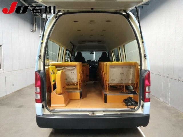 Toyota HIACE COMMUTER 2012 6975934-6
