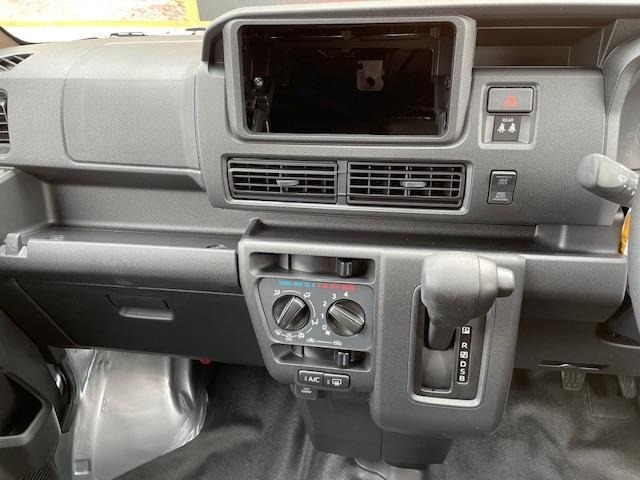 Daihatsu HIJET VAN 2025 7001652-15
