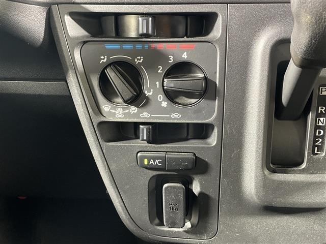Daihatsu HIJET VAN 2020 7001687-19