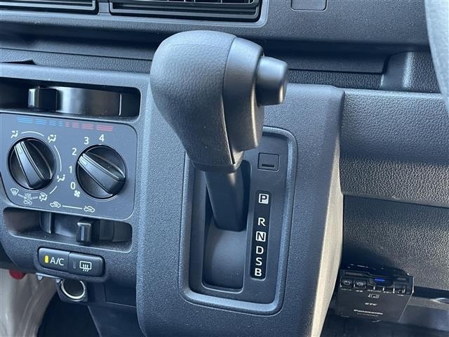 Daihatsu HIJET VAN 2025 7001714-5