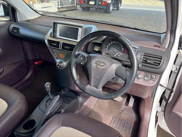 Toyota IQ 2010 6975775-11