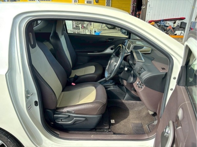 Toyota IQ 2010 6975775-12