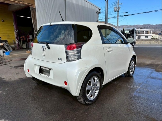 Toyota IQ 2010 6975775-14
