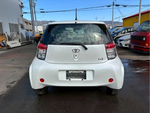 Toyota IQ 2010 6975775-15