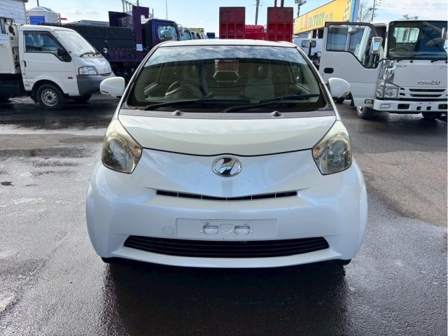 Toyota IQ 2010 6975775-18