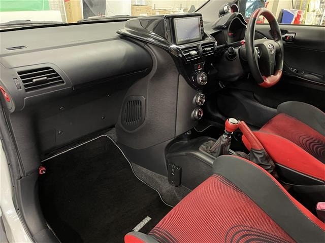 Toyota IQ 2012 6975784-2