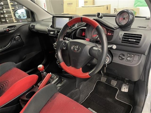 Toyota IQ 2012 6975784-4