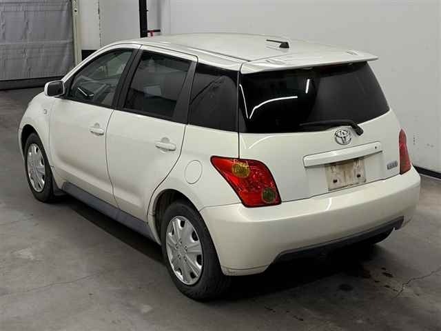 Toyota IST 2003 6979444-1