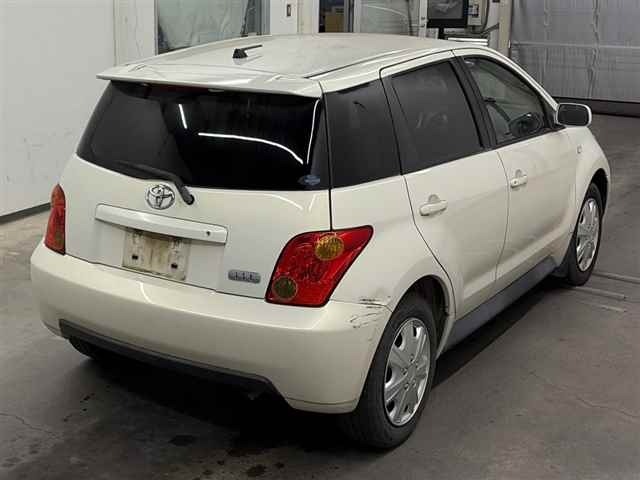 Toyota IST 2003 6979444-5