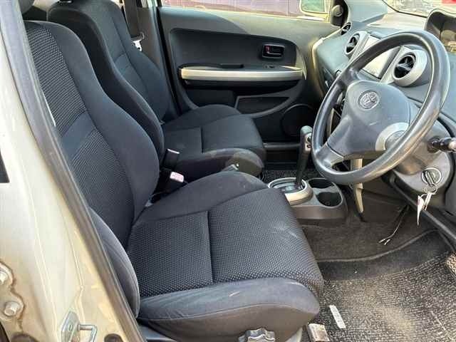 Toyota IST 2003 6979444-7