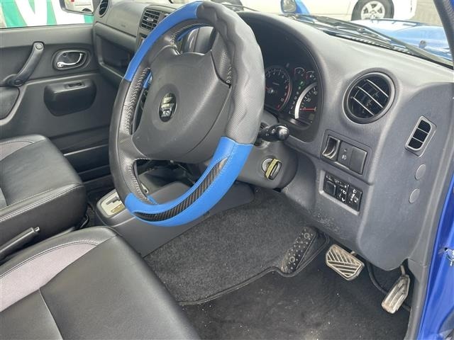Suzuki JIMNY 2011 6996290-12