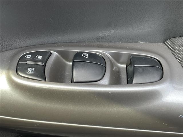Nissan JUKE 2012 6973700-12