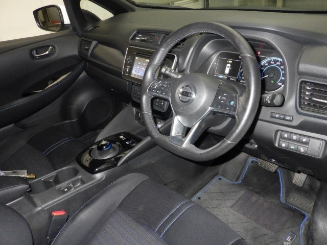 Nissan LEAF 2018 6982886-3