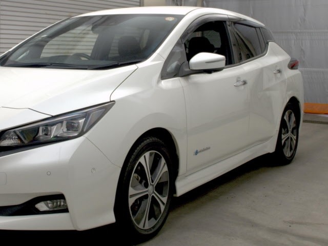 Nissan LEAF 2018 6982886-4