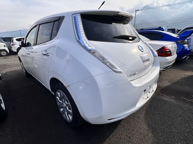 Nissan LEAF 2013 6982961-1
