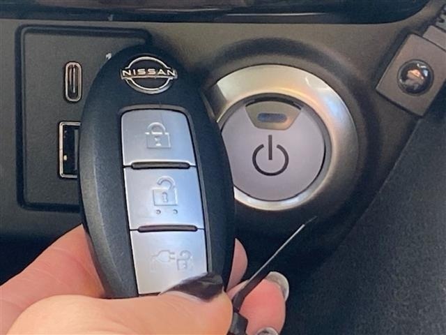 Nissan LEAF 2022 6983035-2