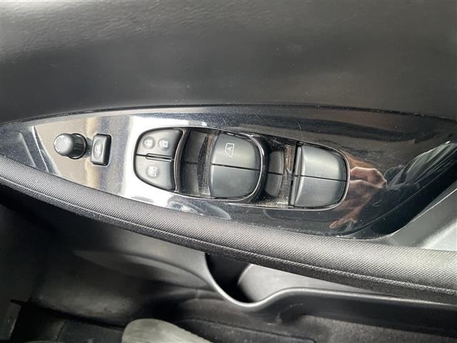 Nissan LEAF 2022 6983063-4