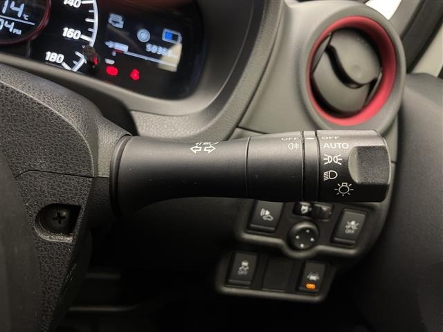 Nissan NOTE 2017 6983898-11