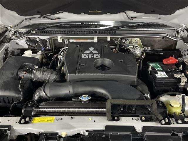 Mitsubishi PAJERO 2015 7001809-14