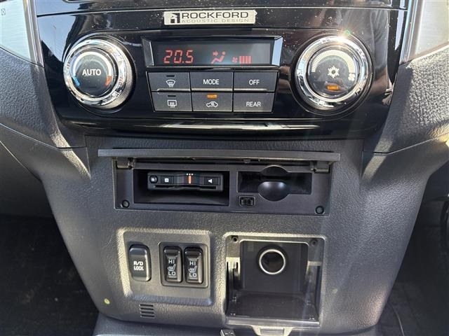 Mitsubishi PAJERO 2019 7001819-1