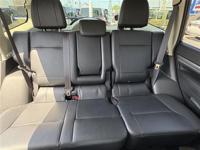 Mitsubishi PAJERO 2019 7001819-12