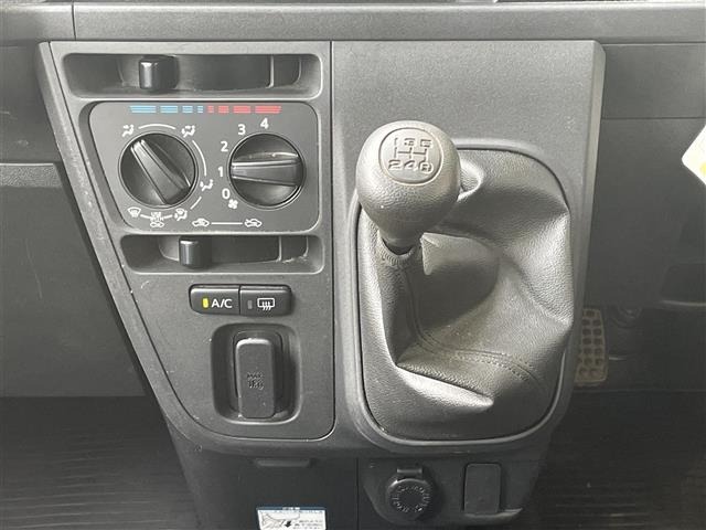Toyota PIXIS VAN 2018 6981448-17